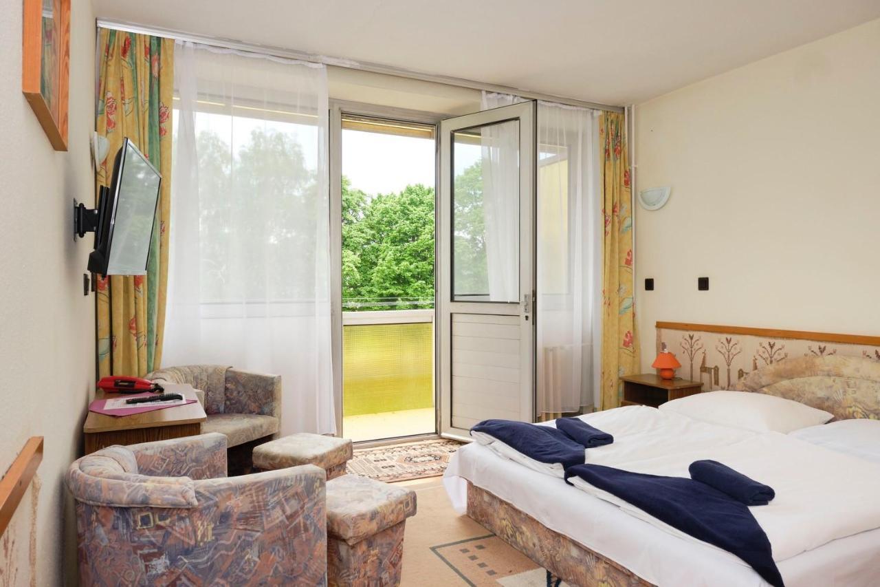 Hotel Retro Lido - Vonyarcvashegy Zewnętrze zdjęcie