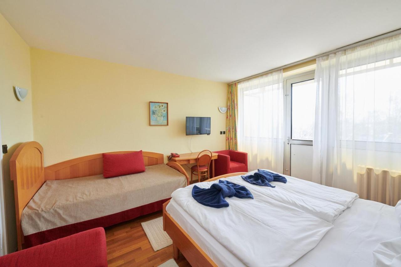 Hotel Retro Lido - Vonyarcvashegy Zewnętrze zdjęcie