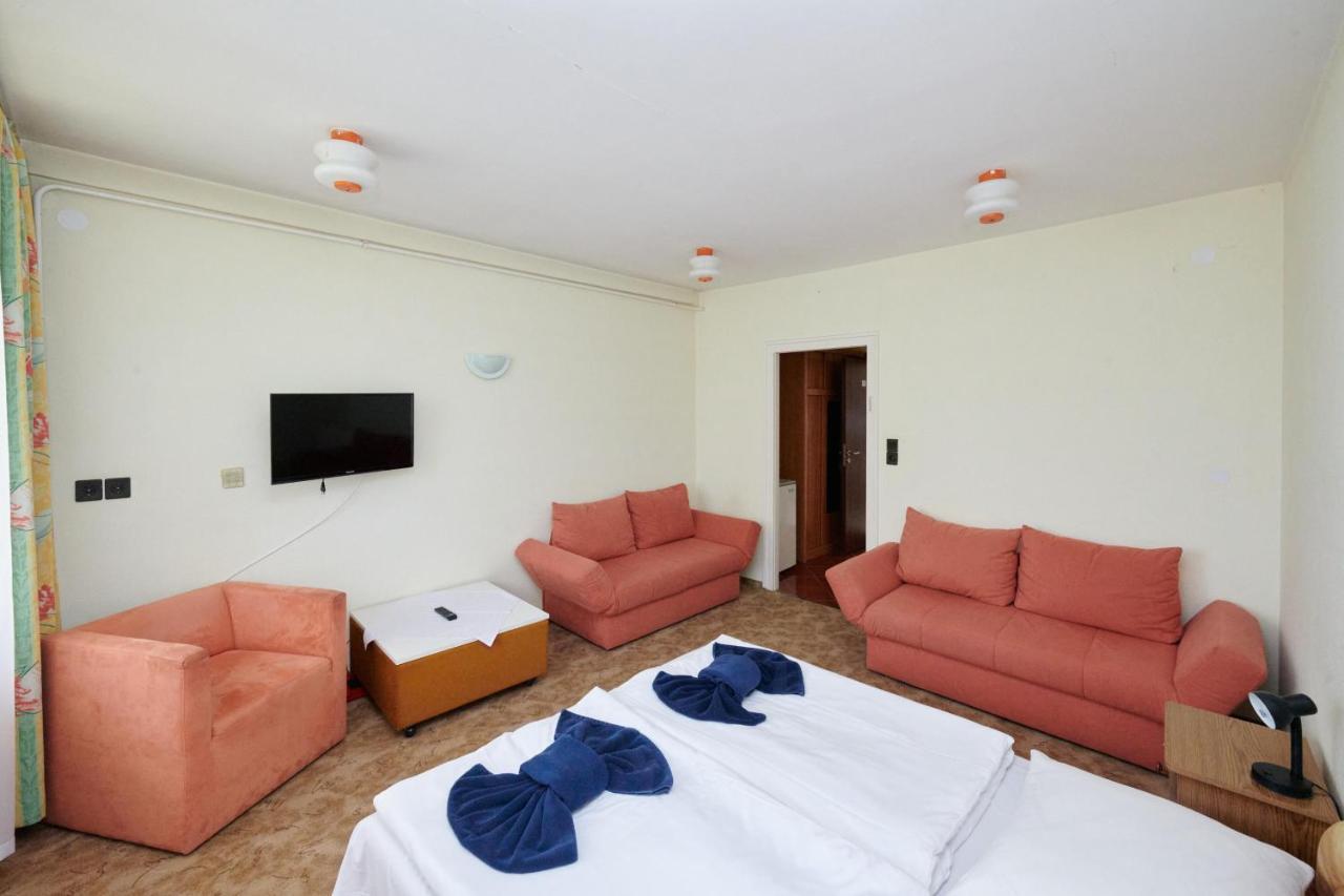 Hotel Retro Lido - Vonyarcvashegy Zewnętrze zdjęcie