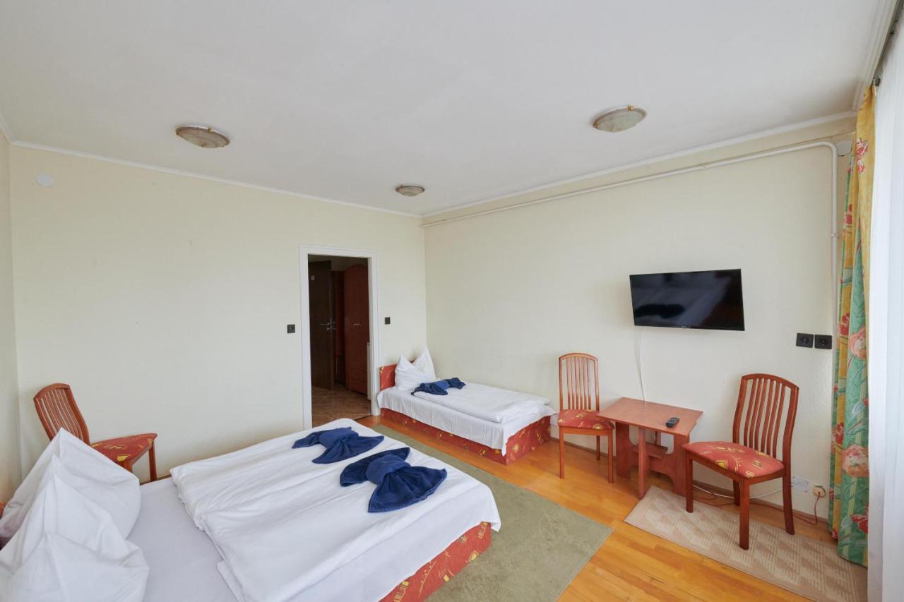 Hotel Retro Lido - Vonyarcvashegy Zewnętrze zdjęcie