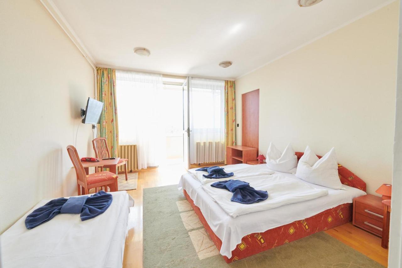Hotel Retro Lido - Vonyarcvashegy Zewnętrze zdjęcie